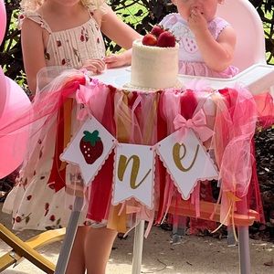 Strawberry High Chair Banner. ONE banner with garland.